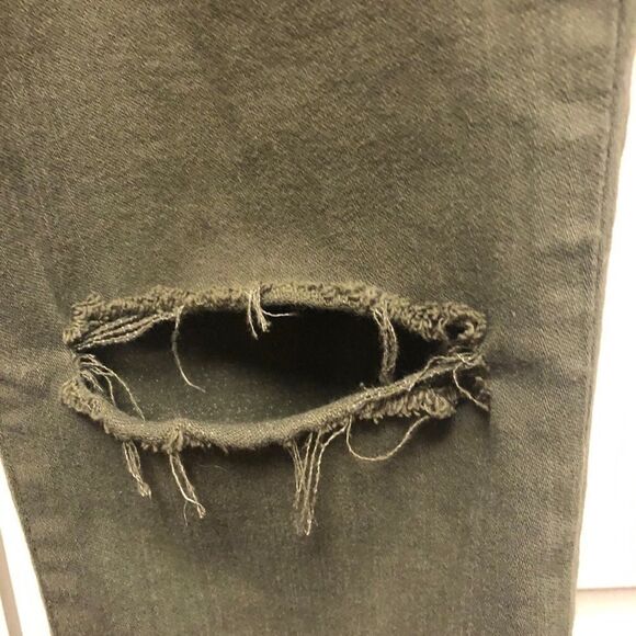 Universal Thread Juniors Destroyed Skinny Jeans - Picture 4 of 8